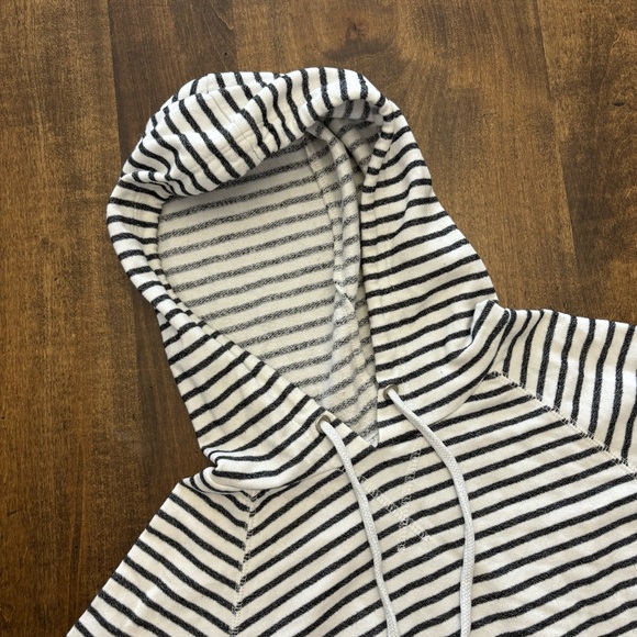 Striped Cropped Hoodie - Black and White - Picture 7 of 12